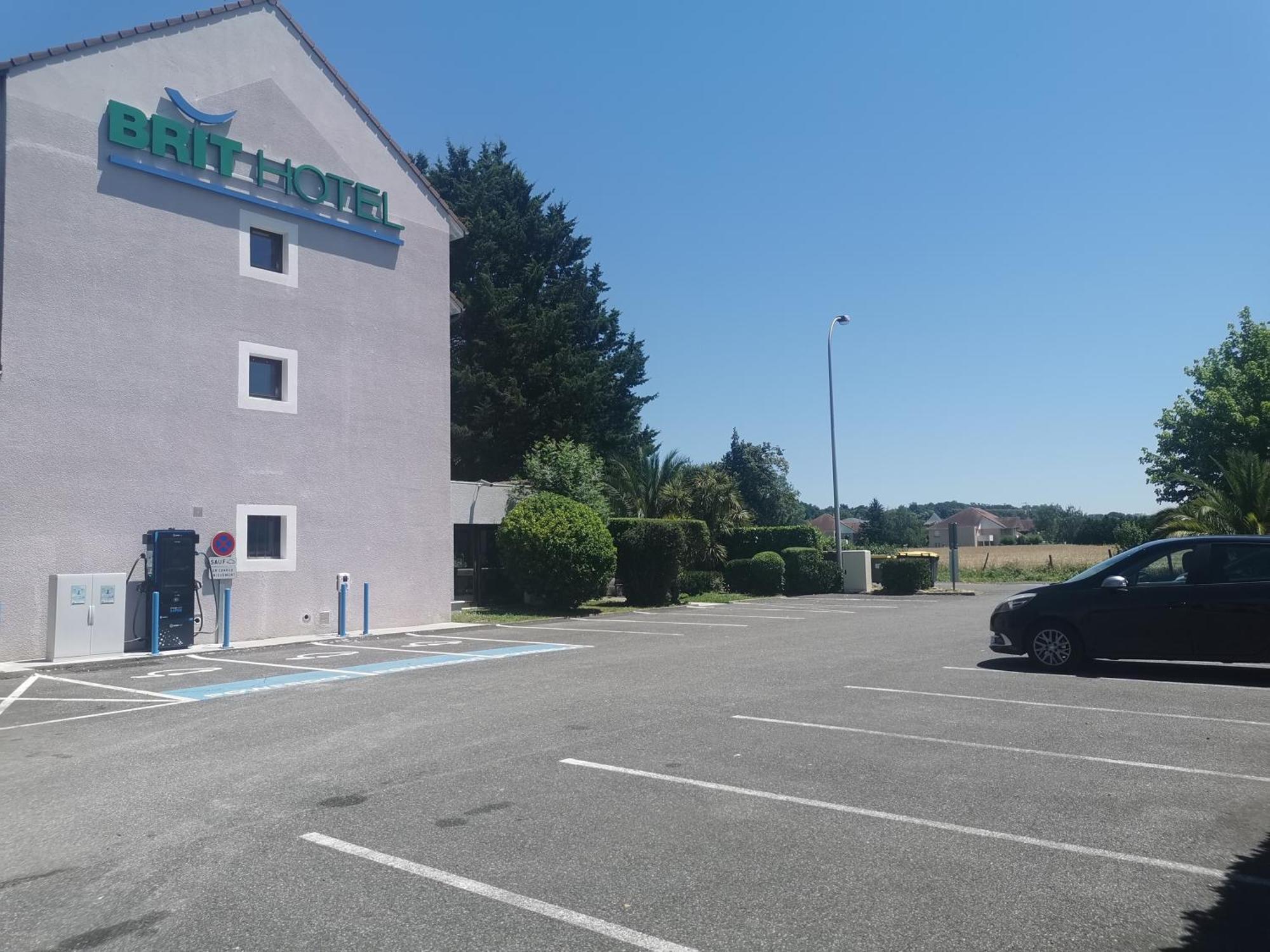 Brit Hotel Confort Pau Lons Eksteriør bilde
