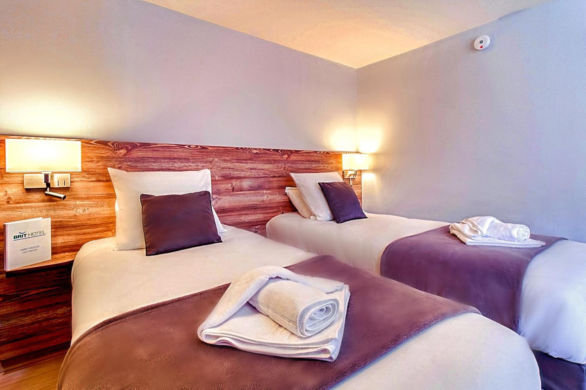 Brit Hotel Confort Pau Lons Eksteriør bilde