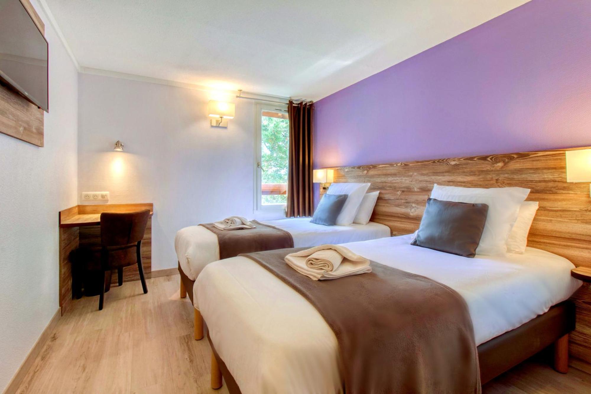 Brit Hotel Confort Pau Lons Eksteriør bilde