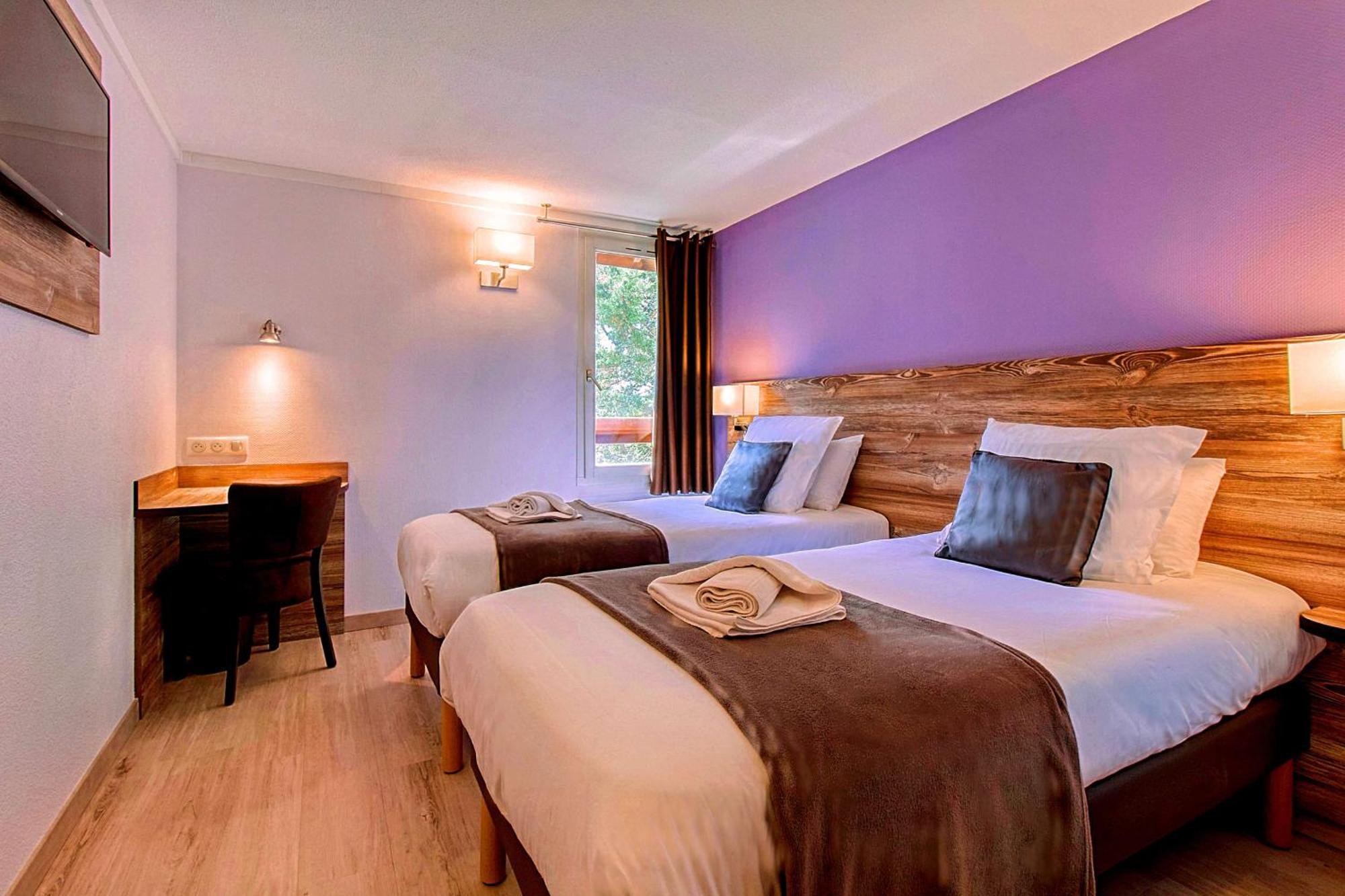 Brit Hotel Confort Pau Lons Eksteriør bilde