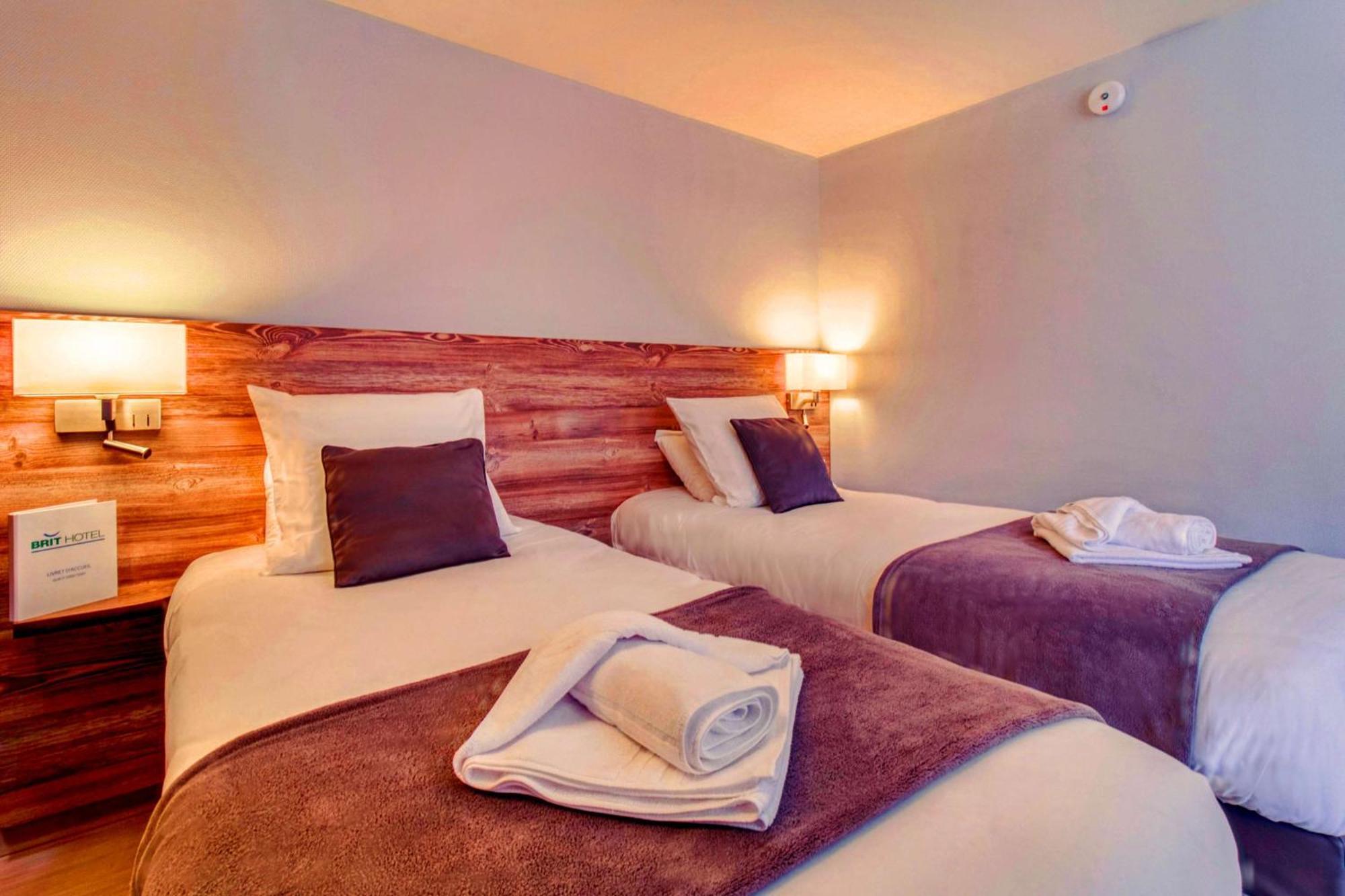 Brit Hotel Confort Pau Lons Eksteriør bilde