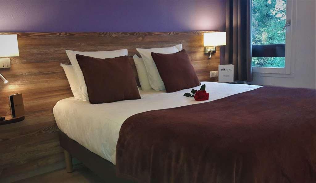 Brit Hotel Confort Pau Lons Rom bilde