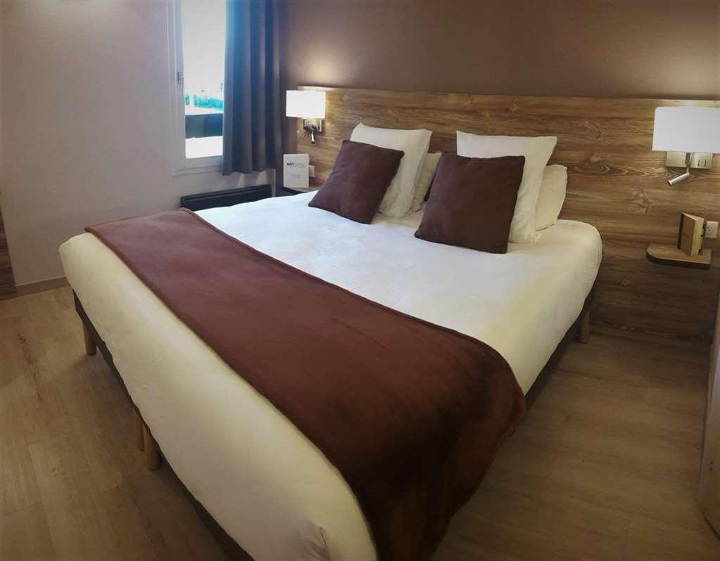 Brit Hotel Confort Pau Lons Rom bilde