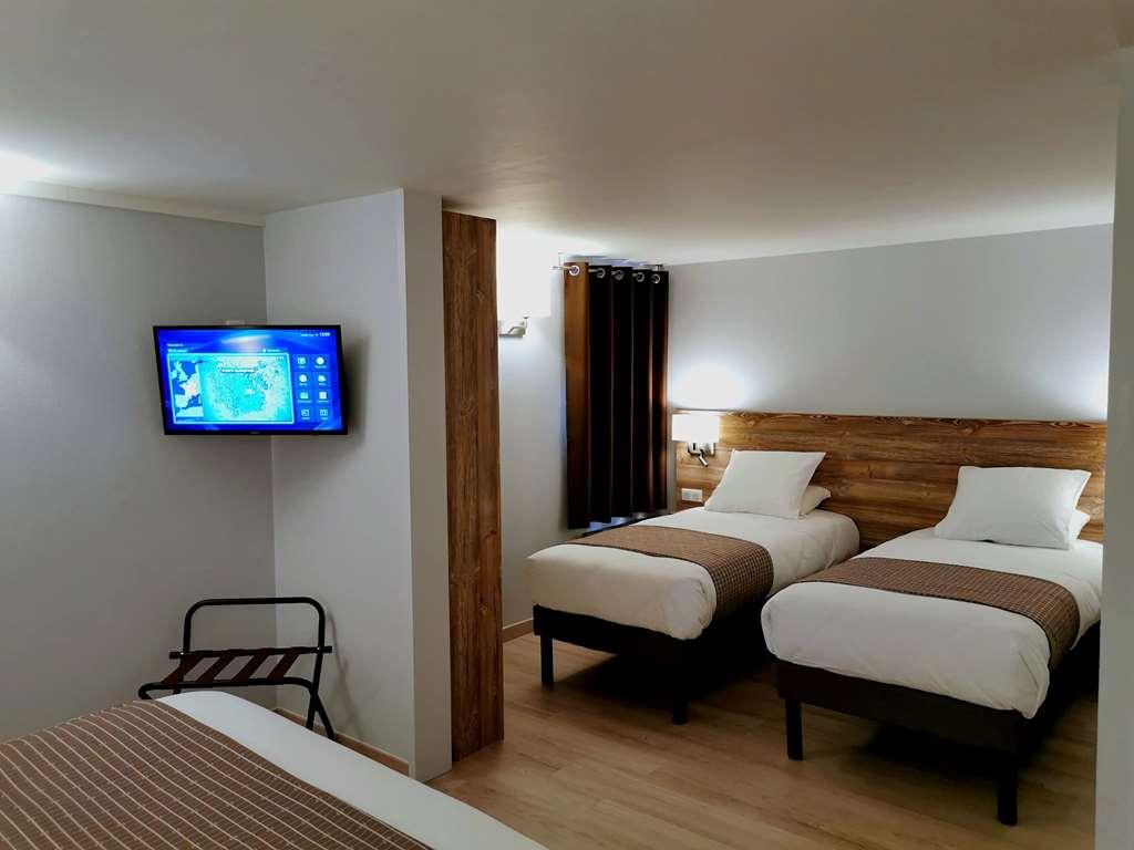 Brit Hotel Confort Pau Lons Rom bilde