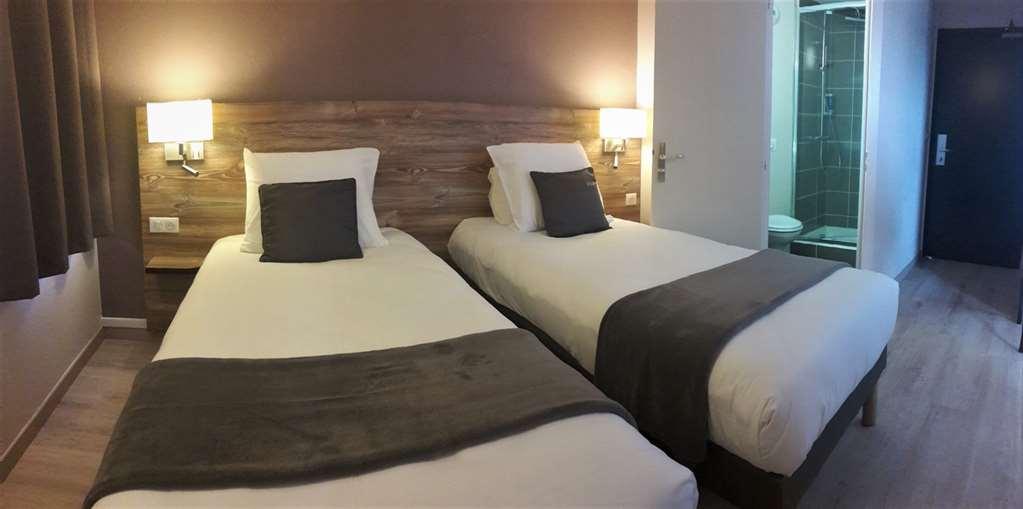 Brit Hotel Confort Pau Lons Rom bilde