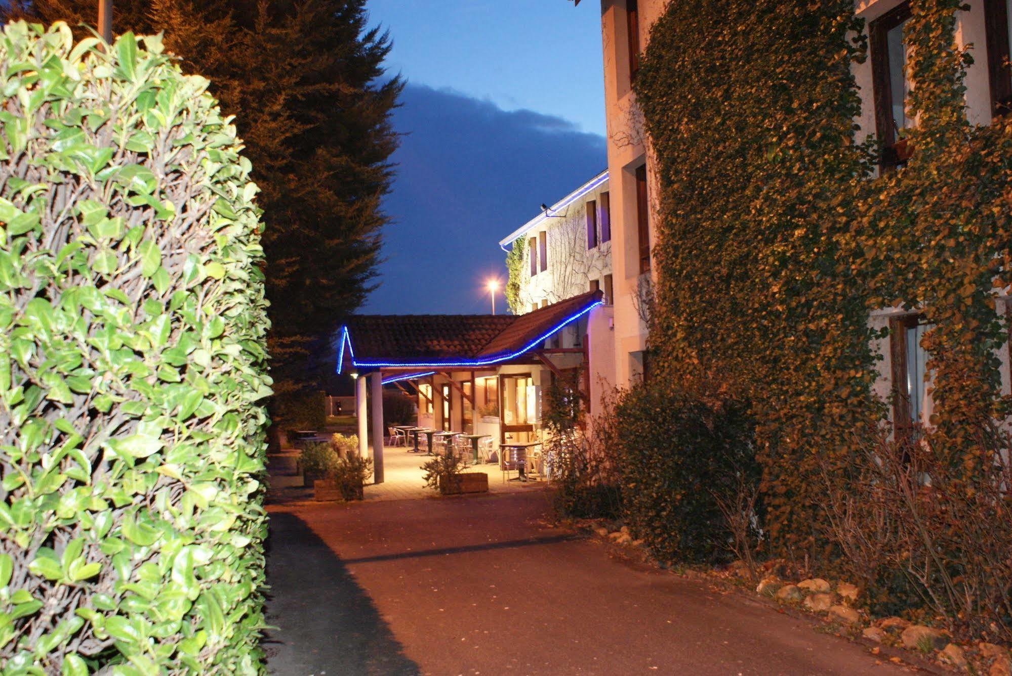 Brit Hotel Confort Pau Lons Eksteriør bilde